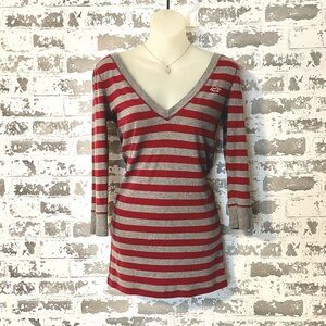 Hollister Y2K Burgundy and Gray V-Neck long sleeve top